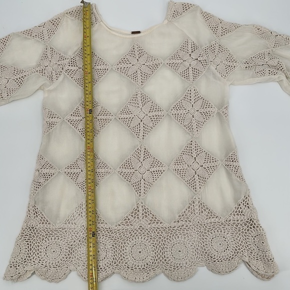 Free People Ivory Lace Crochet Patchwork Tunic Shirt Size Medium - Picture 10 of 11